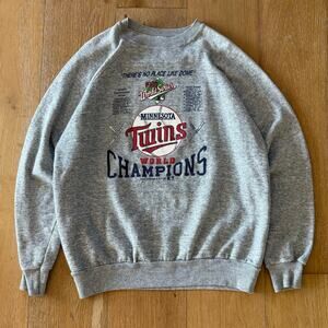 Vintage 1987 Twins World Series Grey Crewneck Sweatshirt Made in USA Size M